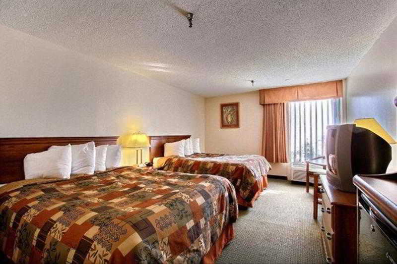 Days Inn & Suites By Wyndham Mt Pleasant Mount Pleasant Værelse billede