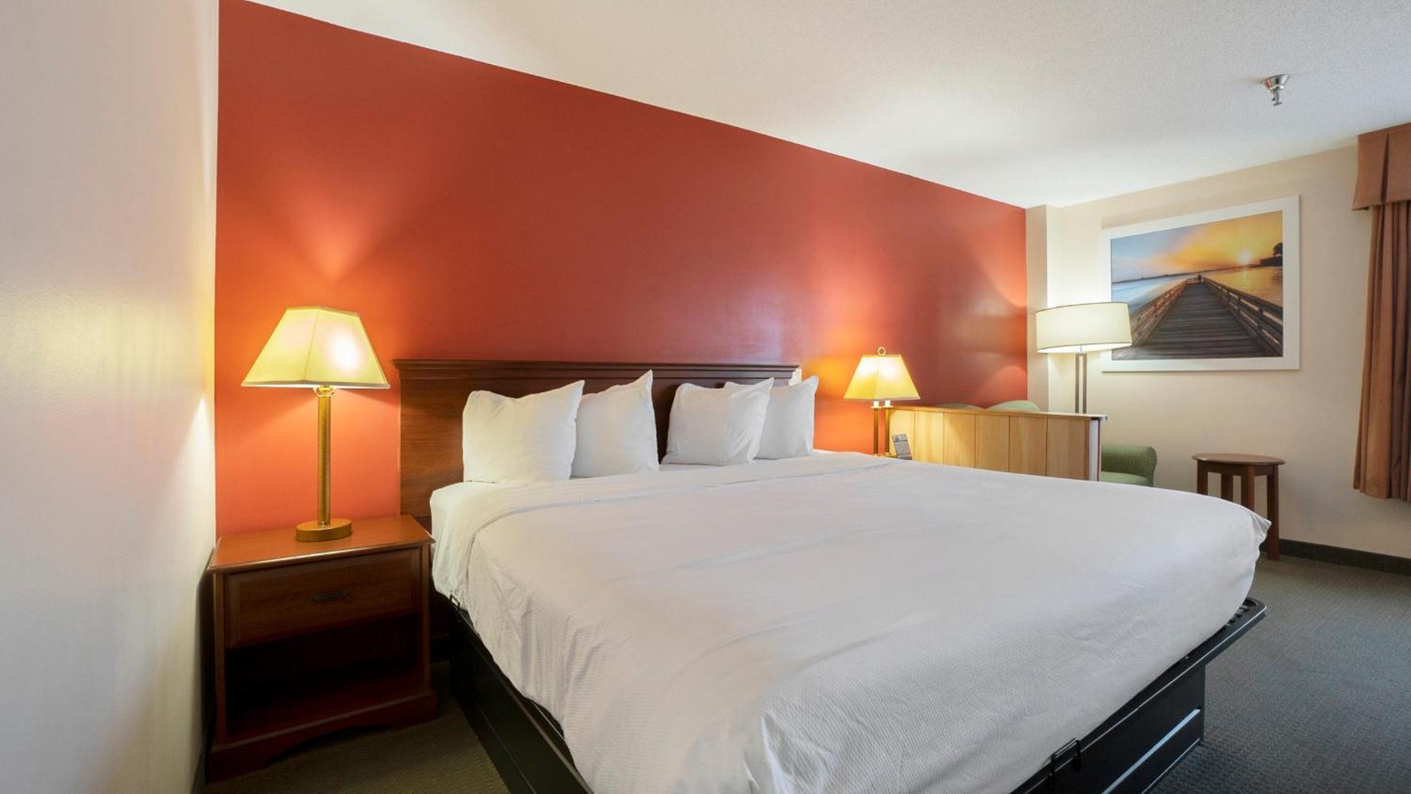 Days Inn & Suites By Wyndham Mt Pleasant Mount Pleasant Eksteriør billede