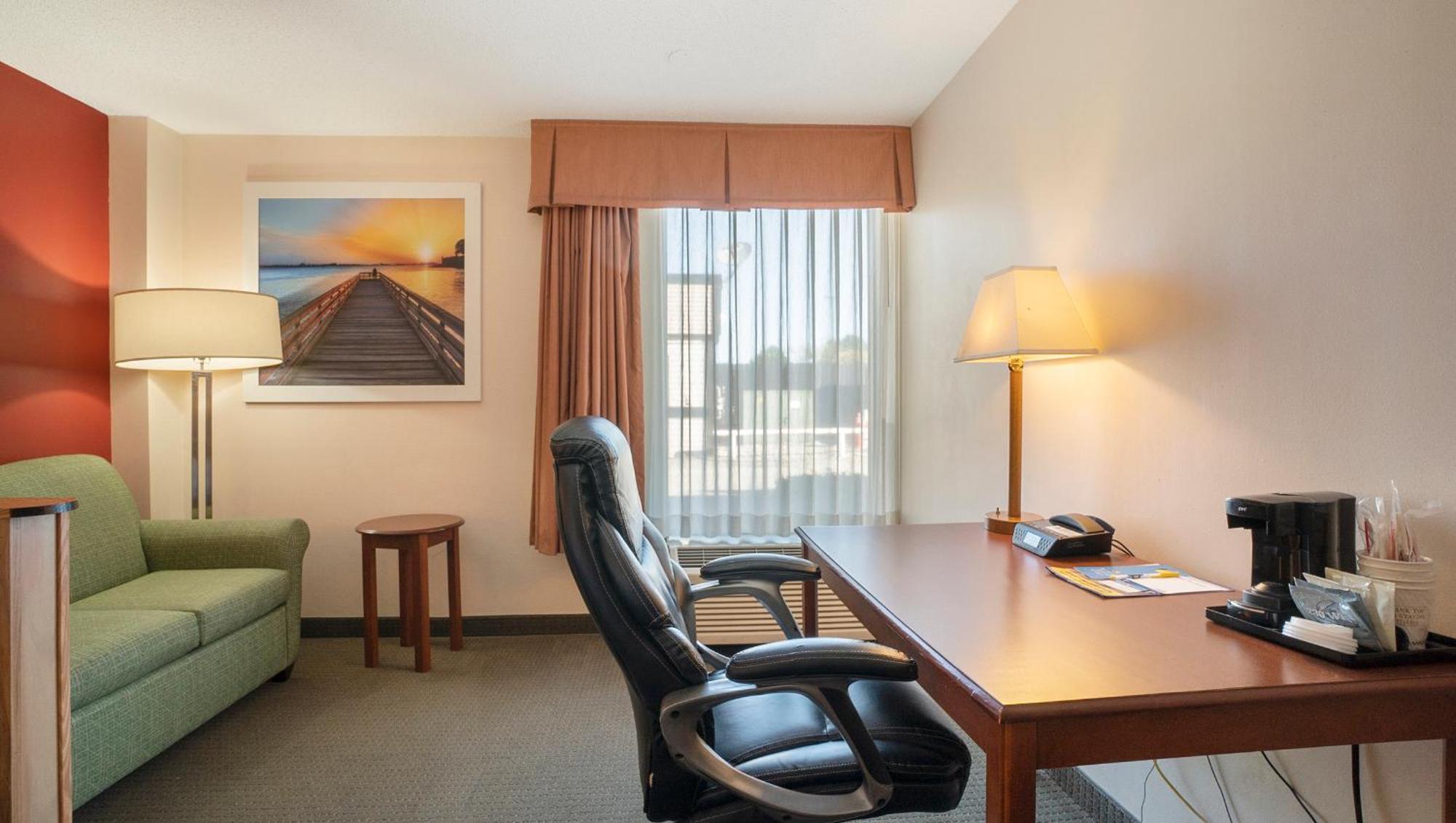 Days Inn & Suites By Wyndham Mt Pleasant Mount Pleasant Eksteriør billede