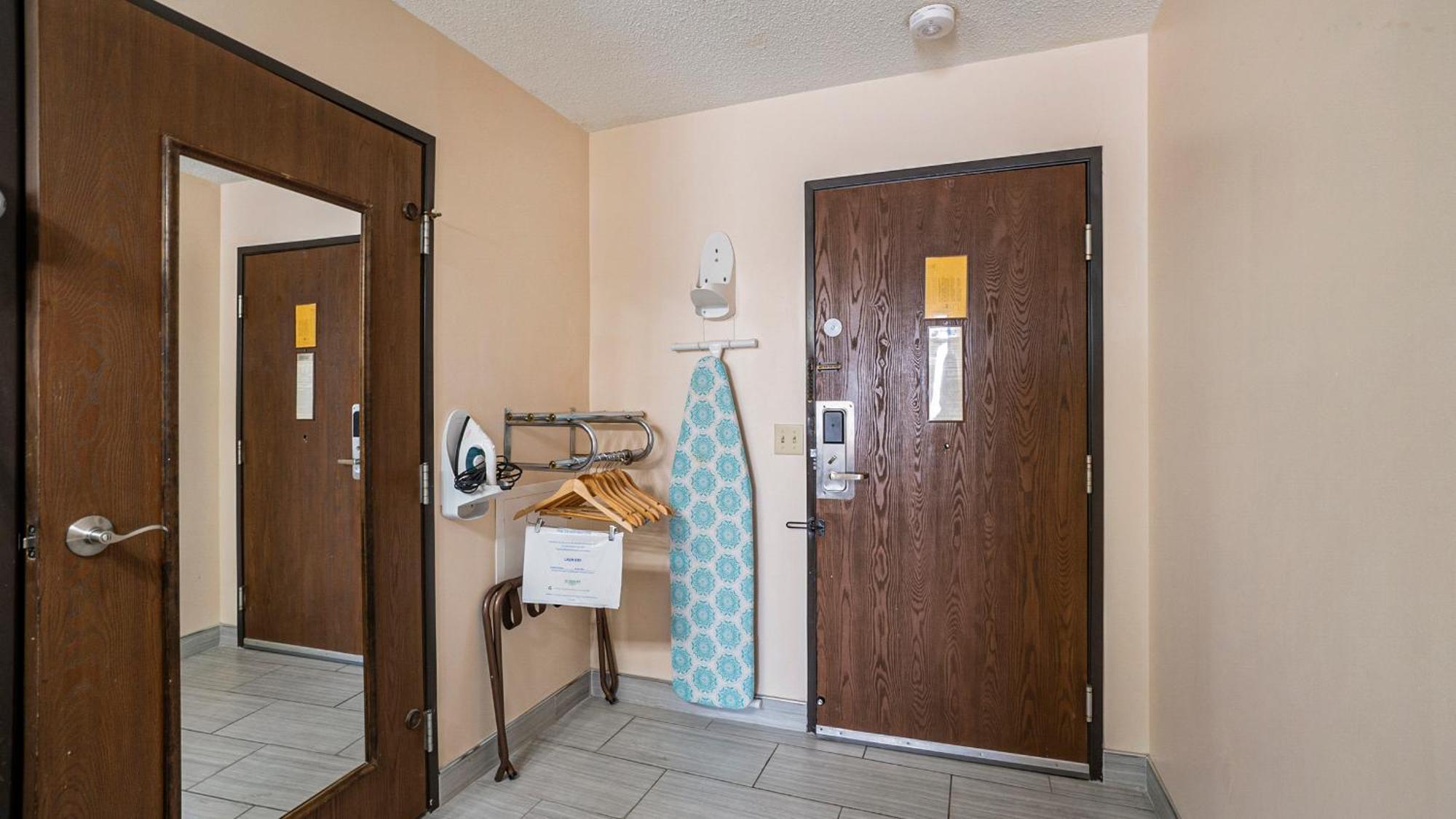 Days Inn & Suites By Wyndham Mt Pleasant Mount Pleasant Eksteriør billede