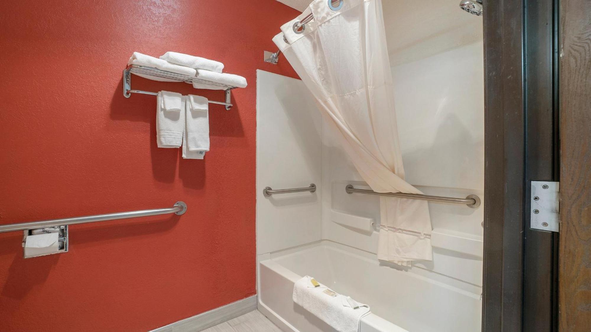 Days Inn & Suites By Wyndham Mt Pleasant Mount Pleasant Eksteriør billede