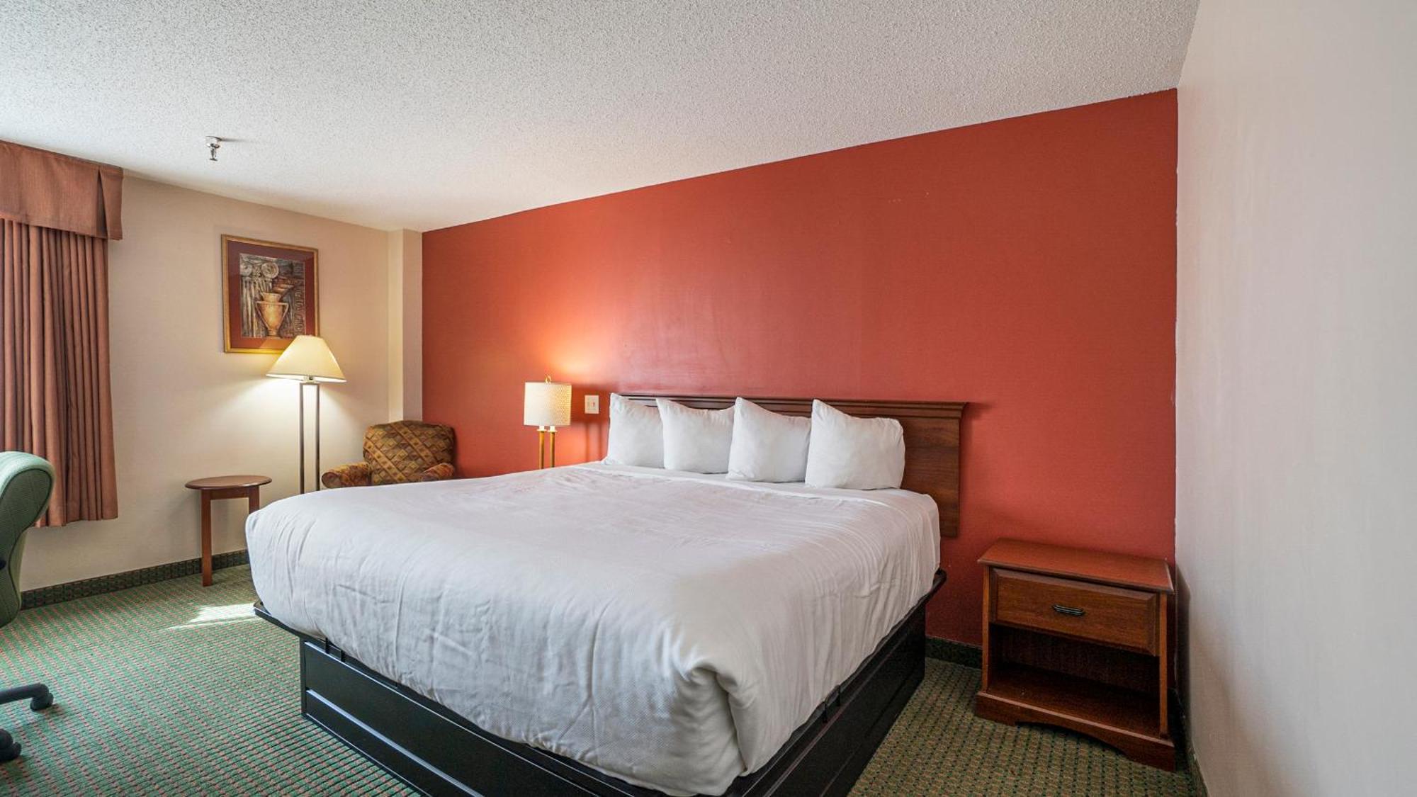 Days Inn & Suites By Wyndham Mt Pleasant Mount Pleasant Eksteriør billede