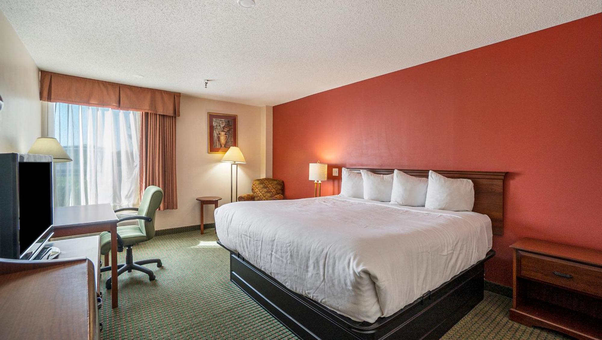 Days Inn & Suites By Wyndham Mt Pleasant Mount Pleasant Eksteriør billede