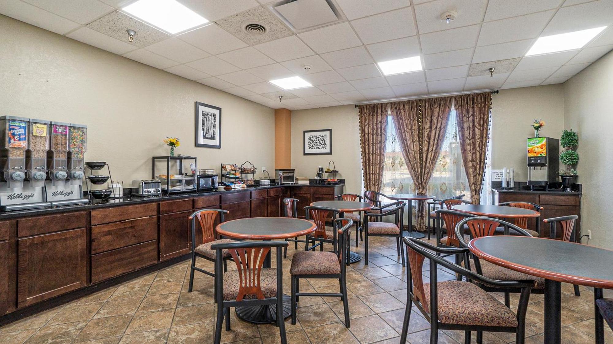 Days Inn & Suites By Wyndham Mt Pleasant Mount Pleasant Eksteriør billede