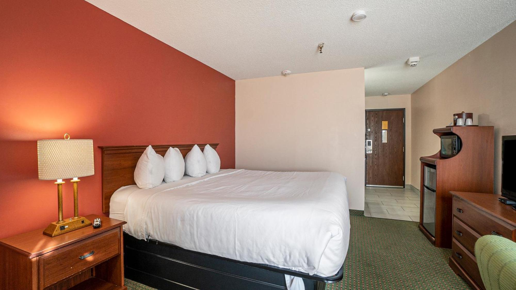 Days Inn & Suites By Wyndham Mt Pleasant Mount Pleasant Værelse billede