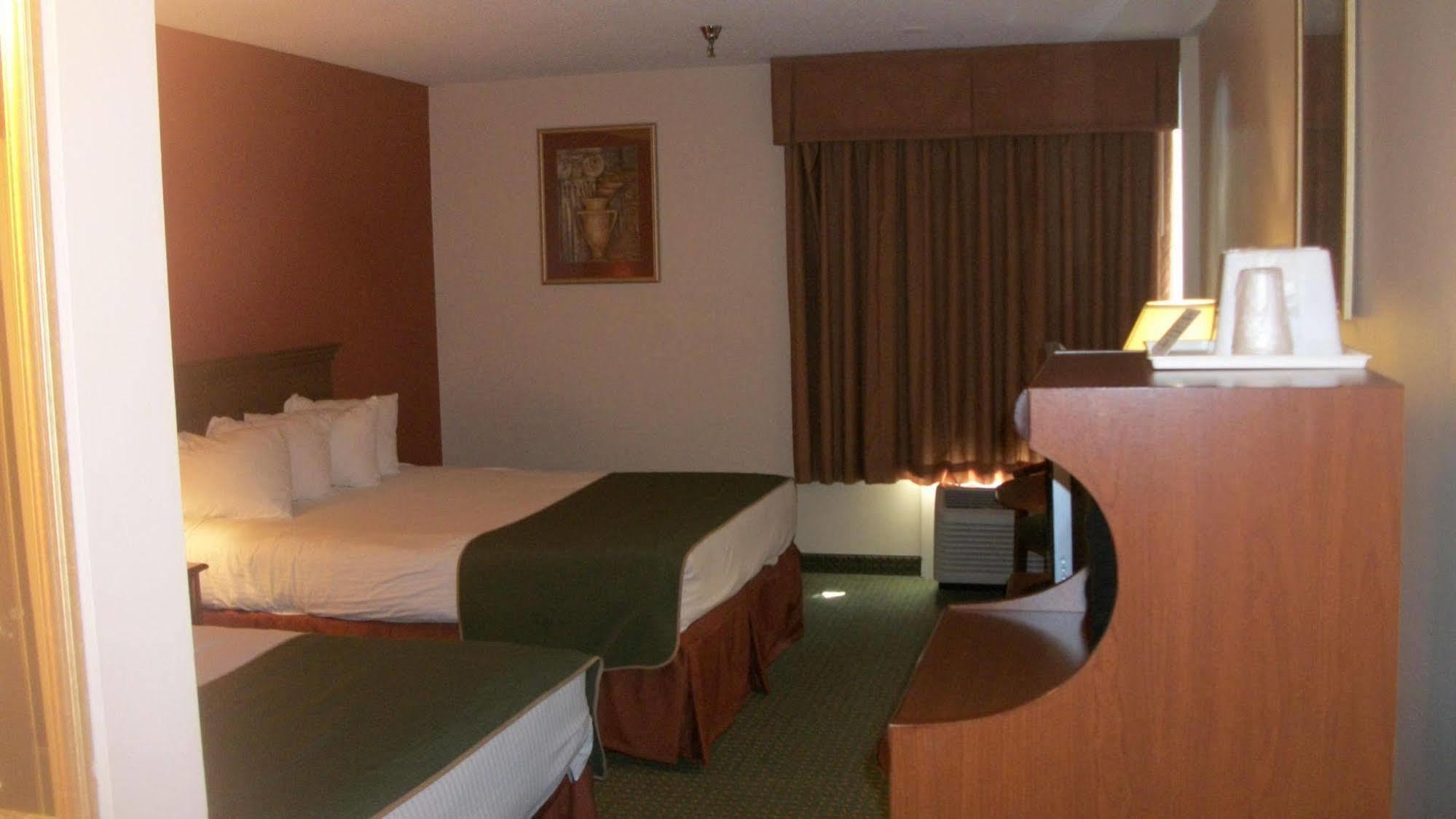 Days Inn & Suites By Wyndham Mt Pleasant Mount Pleasant Eksteriør billede